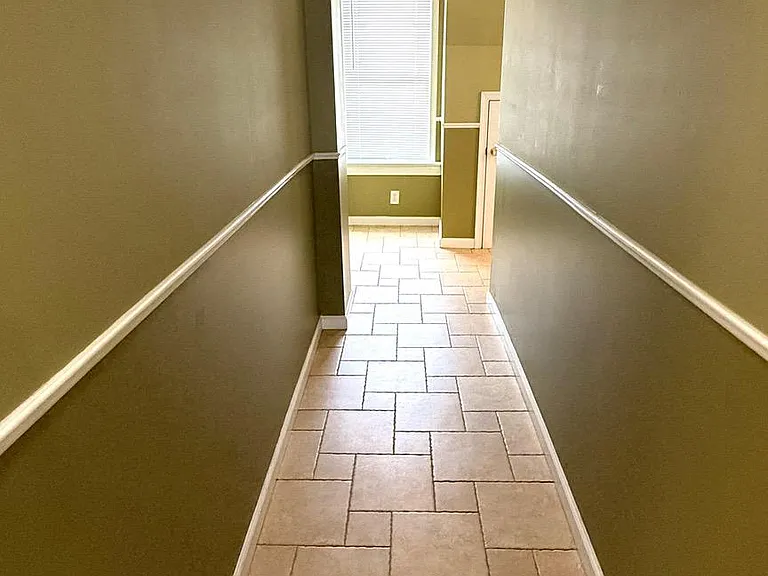 2223 Noble St — Photo 10