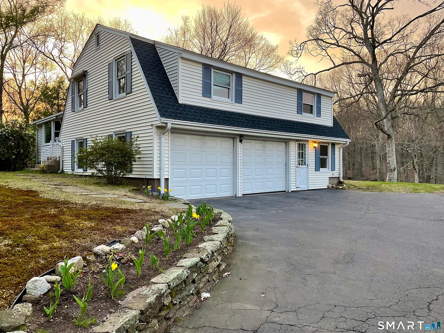 3 bed, 2.5 bath, 1704 sqft, $4,000 — Photo 2