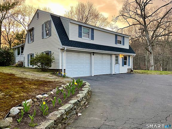 2nd image of 661 Chestnut Hill Rd
