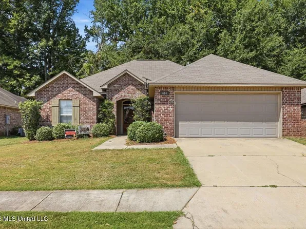 624 Lexington Dr, Florence, MS 39073