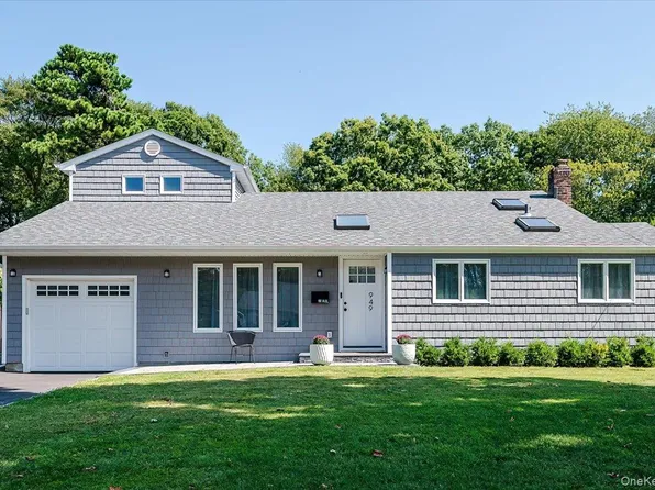 949 Gardiner Drive, Bay Shore, NY 11706