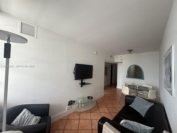 2nd image of 100 Lincoln Rd #1209