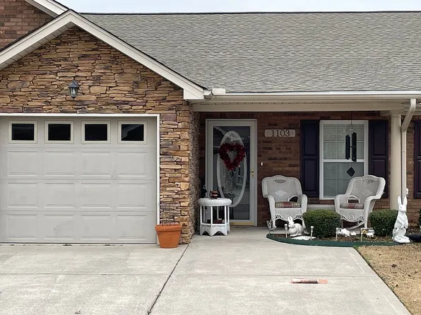 1103 Applebrook Dr, Rossville, GA 30741