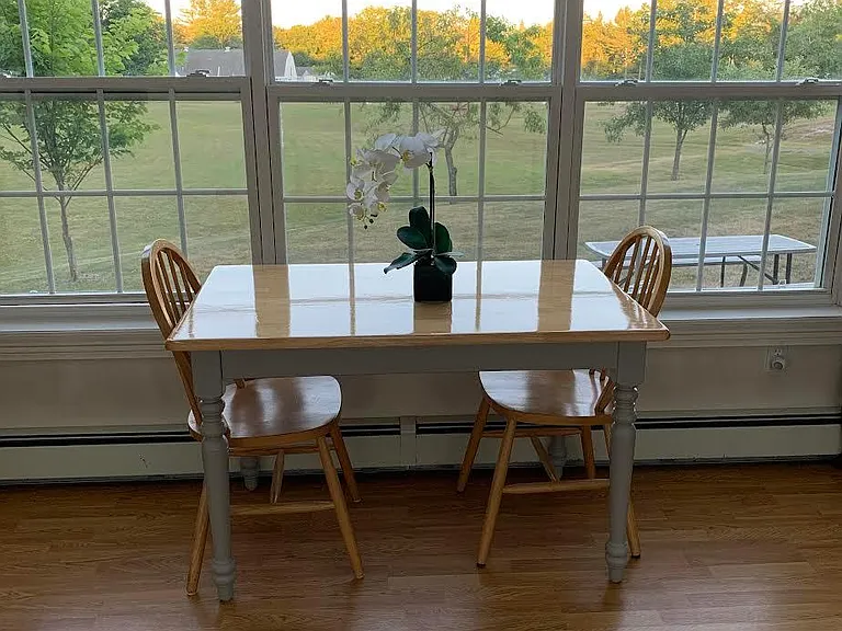 Huge windows w/ bright sunny views