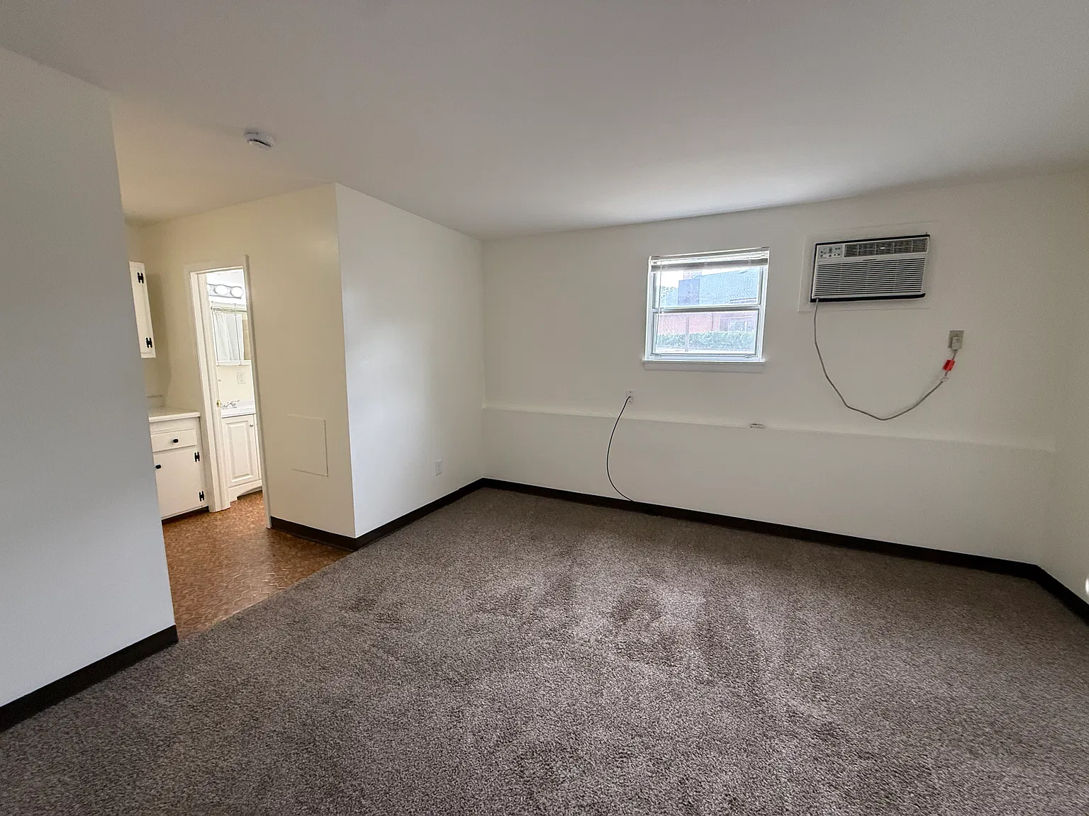 Studio, 425 sqft, $1,300 — Photo 4
