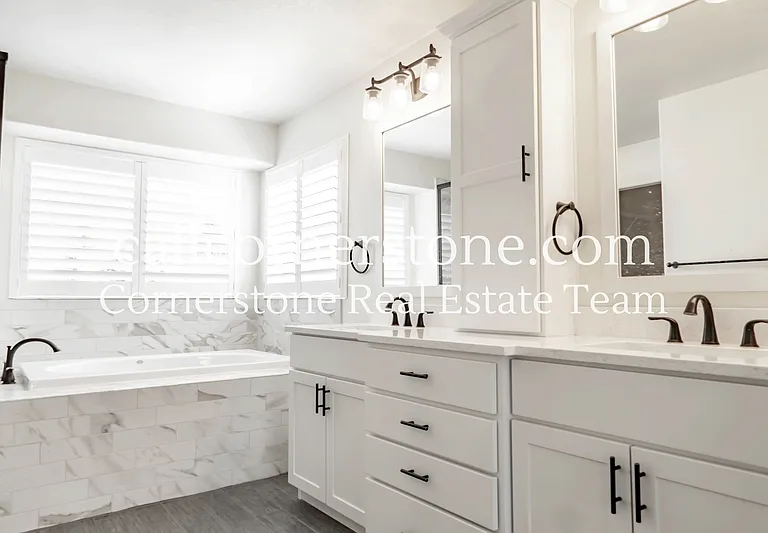 4735 Malcom Ct — Photo 11