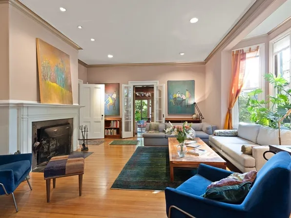 32 Hawthorn St, Cambridge, MA 02138