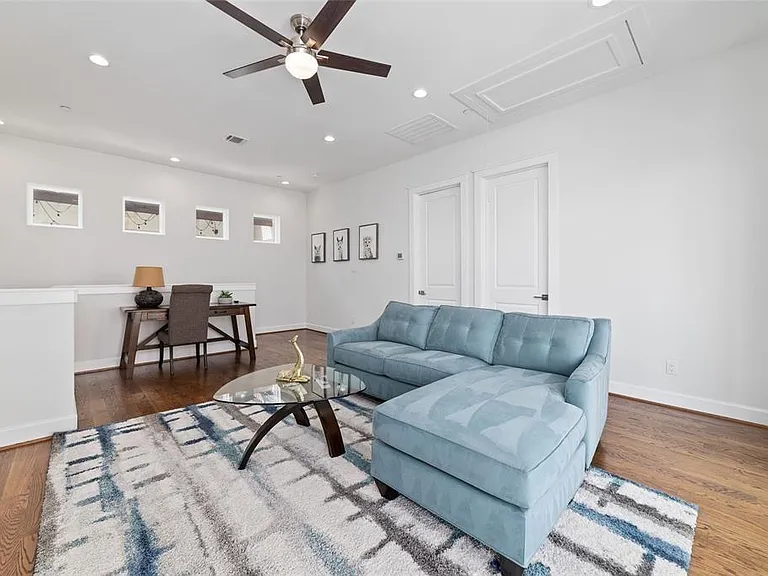 710 Delano St #A — Photo 22