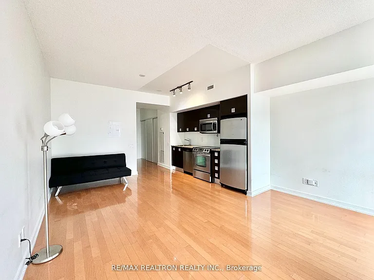 33 Charles St E #1404 — Photo 6