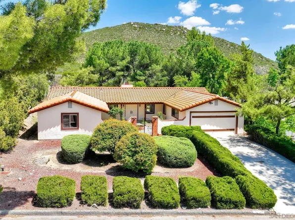 24463 Del Amo Rd, Ramona, CA 92065