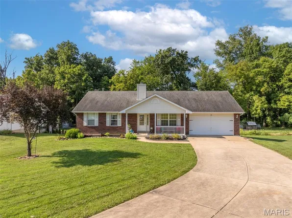 39 Scarlet Oak Ct, Troy, MO 63379