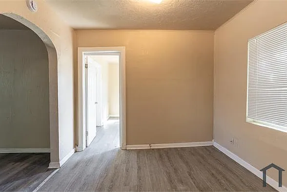 912 SW 35th St — Photo 22