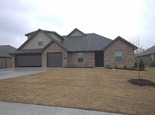 3928 Butterfly Ave, Fayetteville, AR 72764