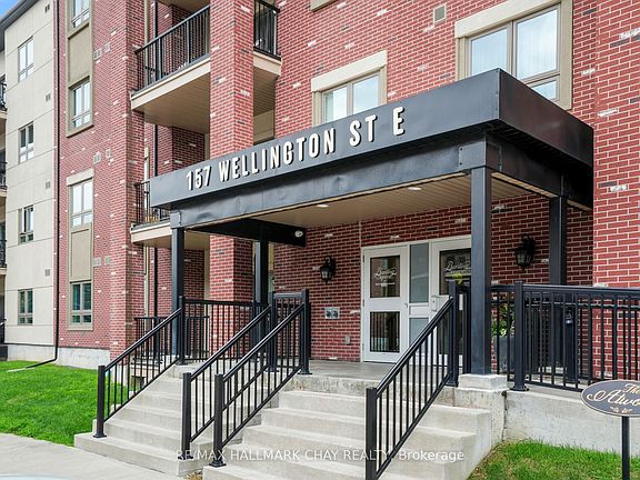5th image of 157 Wellington St E #404