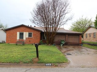 6959 Crabtree Ln, North Richland Hills, TX 76182