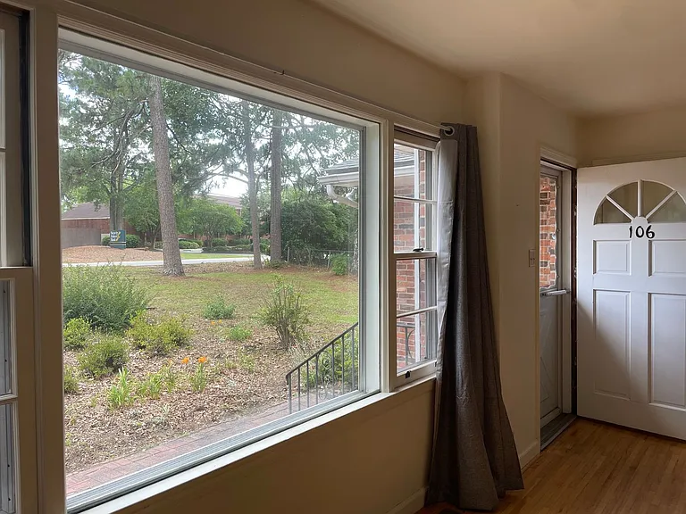 106 Silver Bluff Rd — Photo 4
