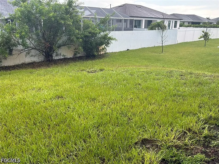 2506 SW Embers Ter — Photo 3