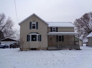 529 Waterloo St, Columbus, WI 53925