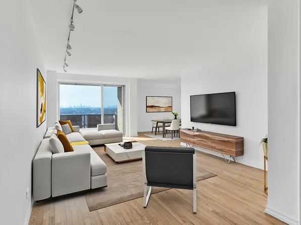 110-11 Queens Boulevard image 1 of 32