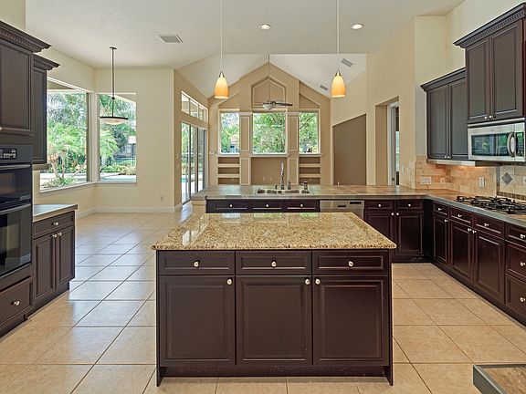 3rd image of 3445 Foxmeadow Ct