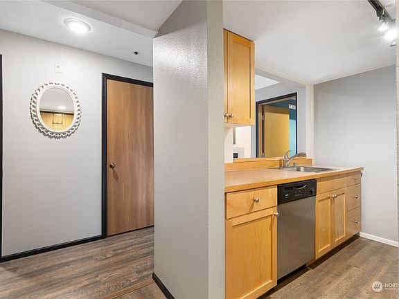 5th image of 1522 NE 175th Street #210