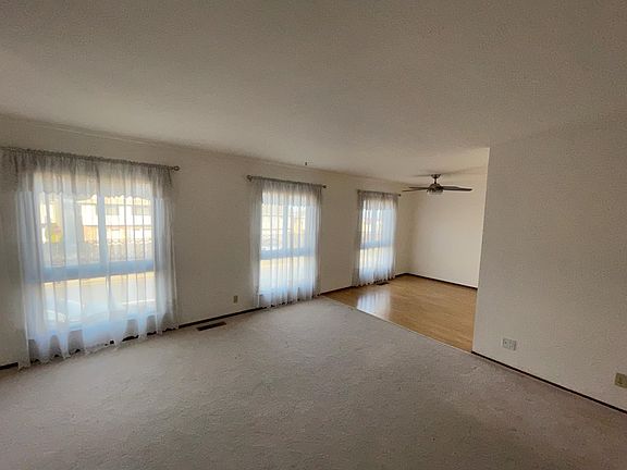 3rd image of 6 Gellert Blvd