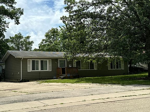 3rd image of 906 Audrey Ave