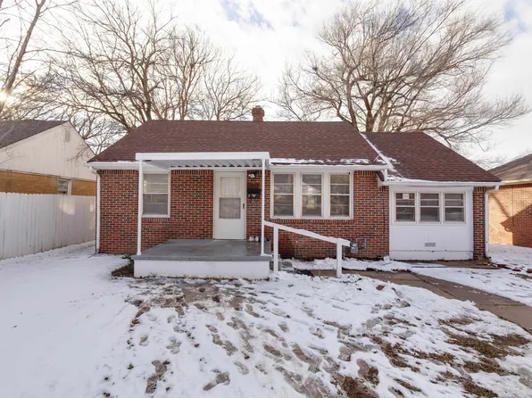 1027 N Volutsia Ave, Wichita, KS 67214