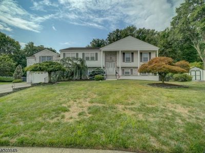 6 Cypress Ct, Fairfield, NJ, 07004