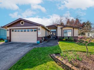 133 Village Dr, Cottage Grove, OR 97424