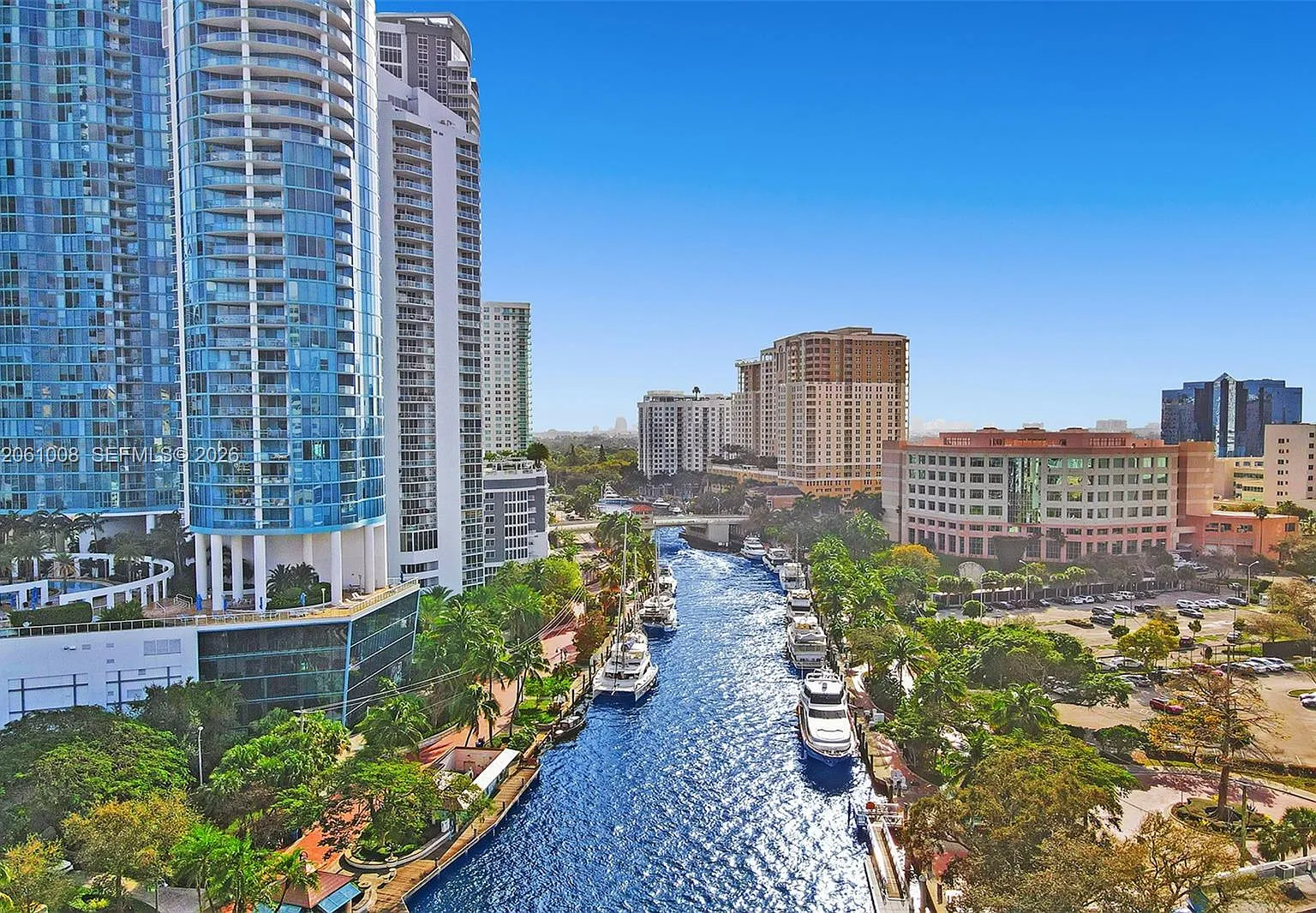 Las Olas River House Cond — Photo 2