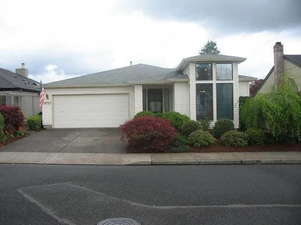 15707 NE Tillamook St, Portland, OR 97230