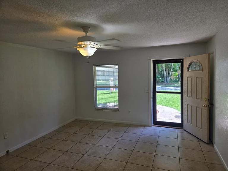 408 E Kentucky Ave — Photo 7