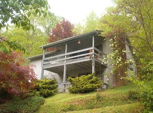 139 Betty Dolphy Rd, Franklin, NC 28734