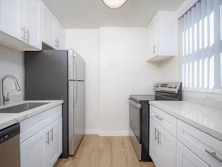 DeSabla #1102 kitchen1