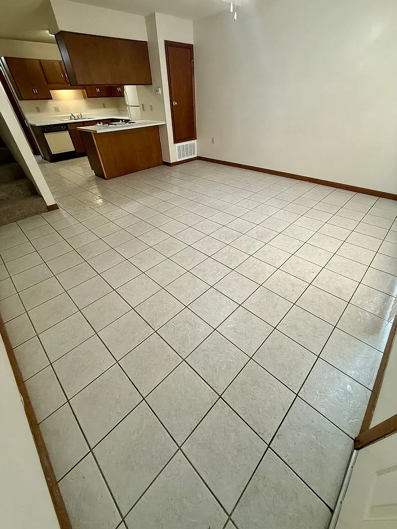 136 Alder Avenue — Photo 2