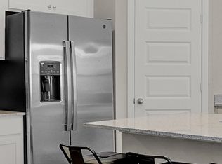 17322 Wellburn Dr, Westfield, IN 46074