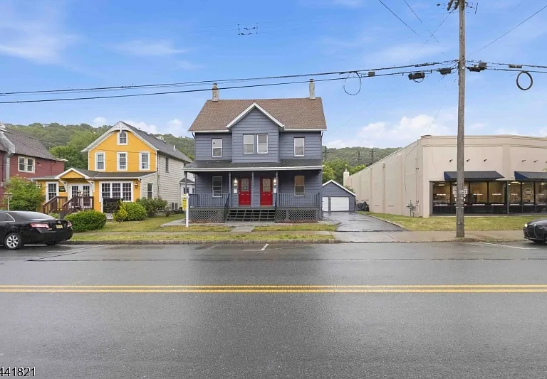 166 E Blackwell St — Photo 14