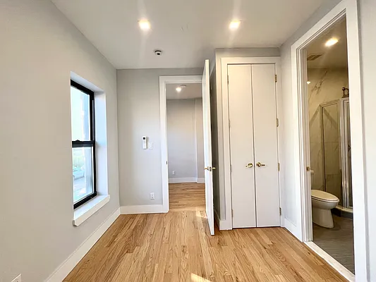 Rented by Pear NYC LLC | media 28