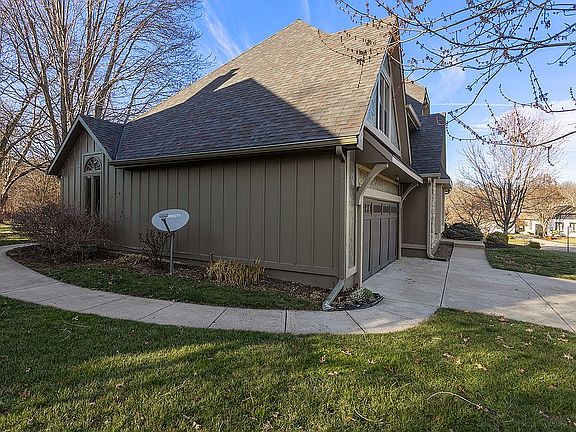 4th image of 11724 Gillette St