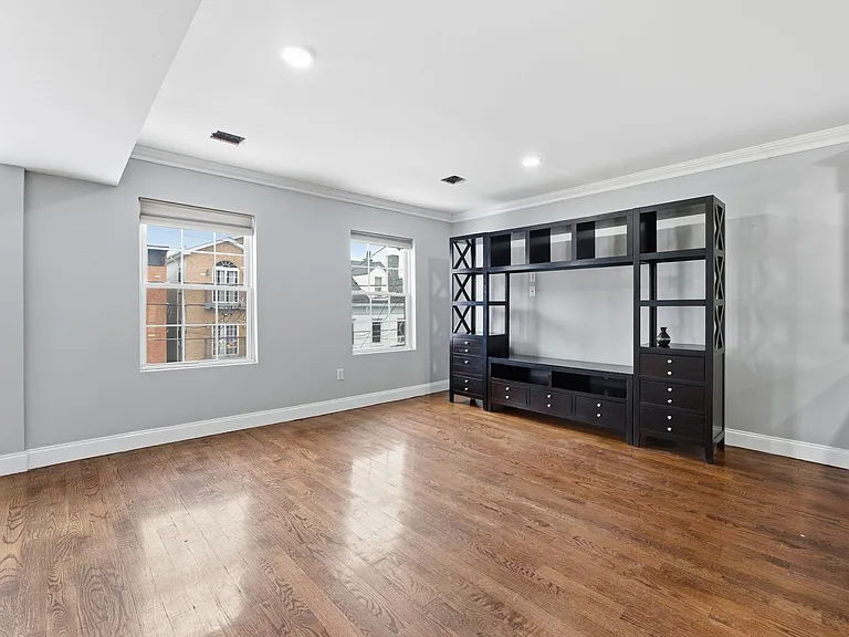 168 New York Ave #1 — Photo 1