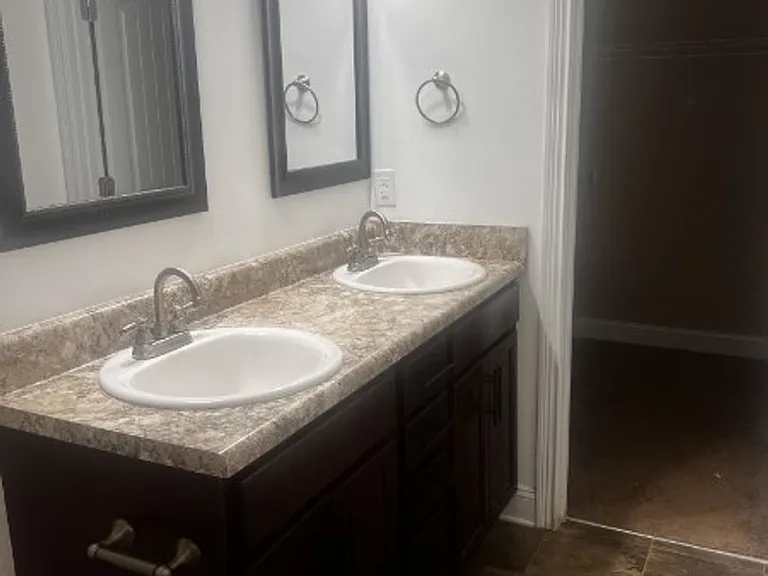 829 Shelton Cir — Photo 10