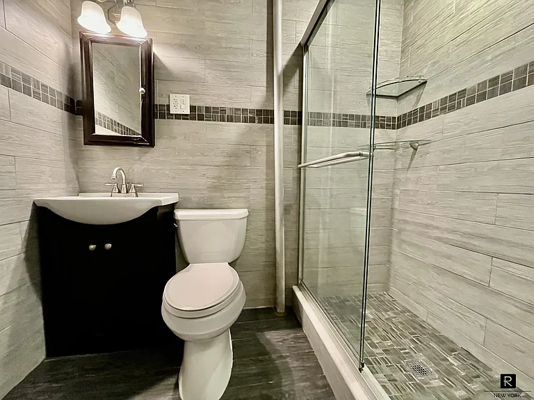 321 W 89th St #8 — Photo 10
