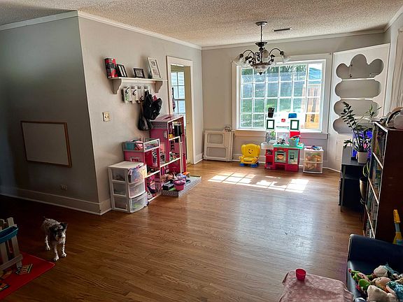 4th image of 1002 Brooks St