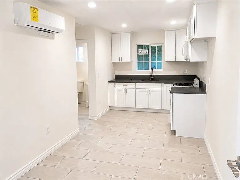 10117 Louise Ave — Photo 2