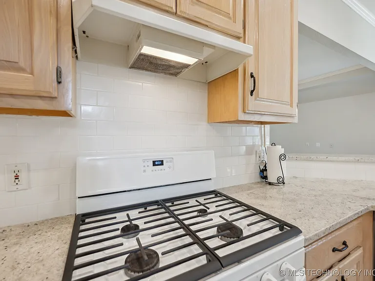 1504 S Desert Palm Ave — Photo 10
