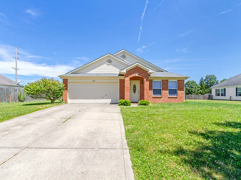 7763 Sunflower Dr — Photo 1