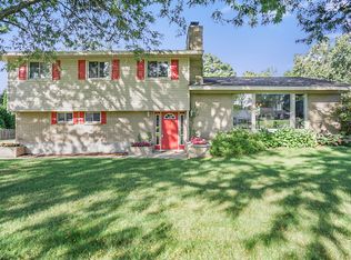 933 Carpenter Ave NW, Grand Rapids, MI 49504