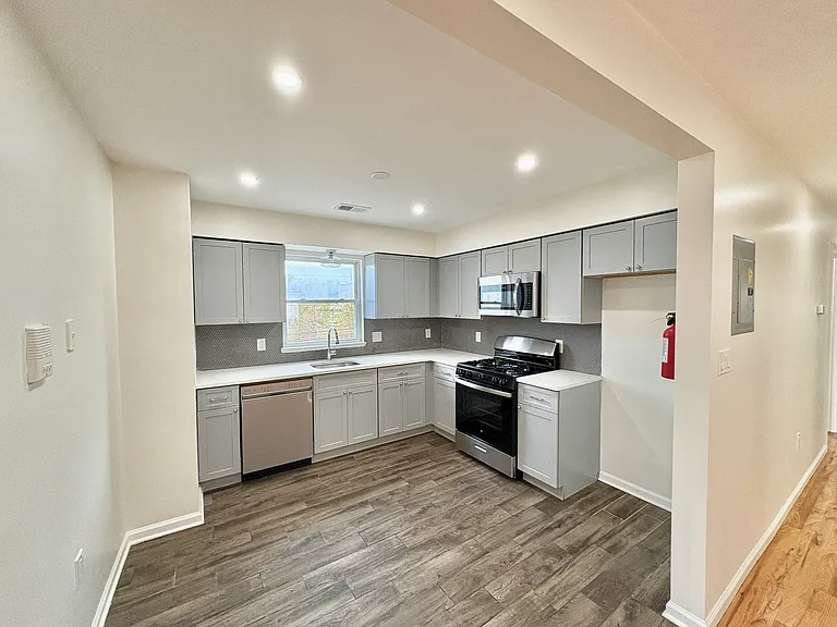 156 Ridgewood Ave #1 — Photo 22