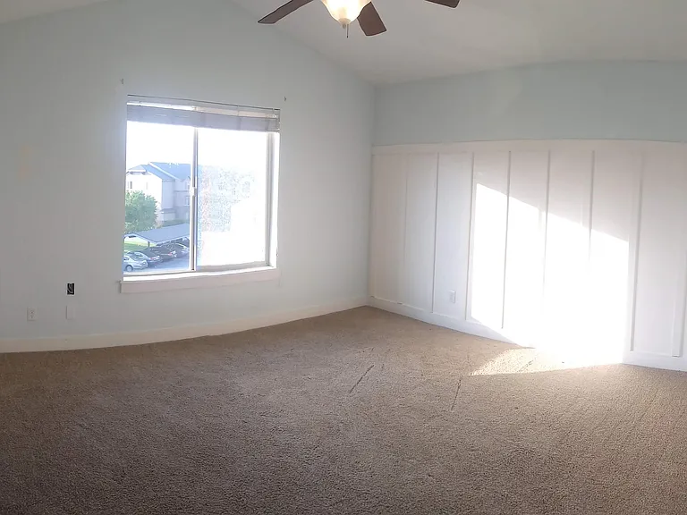 1045 S 1700 W — Photo 13